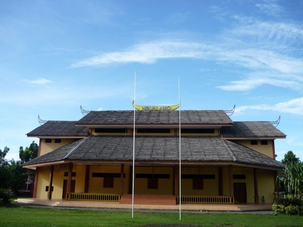 Rumah Adat Hibualamo