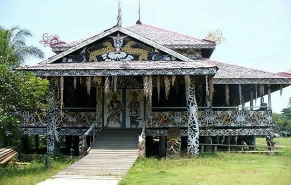 Rumah Lamin Kalimantan Timur